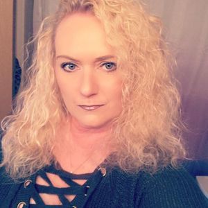 Meet your Posher, Dedra